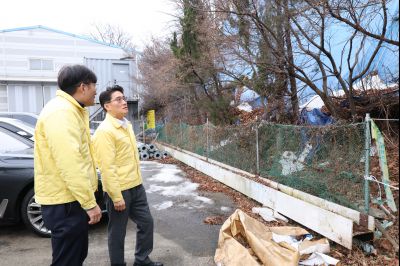 윤성진 제1부시장 남양읍 북양리 급경사지 위험지역 현장방문 C1KS9802_resize.JPG