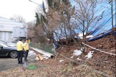 윤성진 제1부시장 남양읍 북양리 급경사지 위험지역 현장방문 C1KS9806_resize.JPG