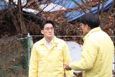 윤성진 제1부시장 남양읍 북양리 급경사지 위험지역 현장방문 C1KS9928_resize.JPG
