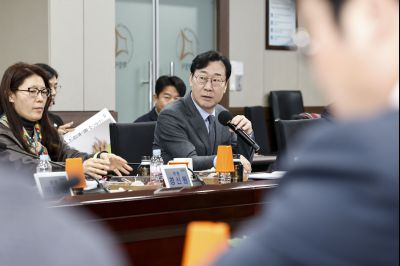 시정자문위원회 위촉장 수여 및 전체회의 20260211 시정자문위원회.jpg