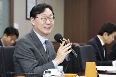 시정자문위원회 위촉장 수여 및 전체회의 20260211 시정자문위원회_01.jpg