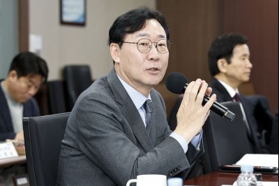 시정자문위원회 위촉장 수여 및 전체회의 20260211 시정자문위원회_03.jpg