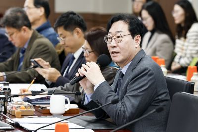 시정자문위원회 위촉장 수여 및 전체회의 20260211 시정자문위원회_05.jpg