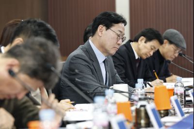 시정자문위원회 위촉장 수여 및 전체회의 20260211 시정자문위원회_08.jpg