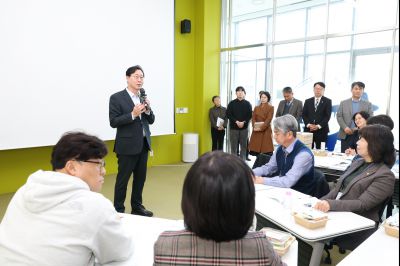 화성시의회 상반기 워크숍 격려방문 C1KS0400_resize.JPG