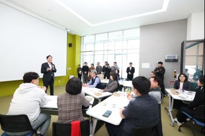 화성시의회 상반기 워크숍 격려방문 C1KS0410_resize.JPG