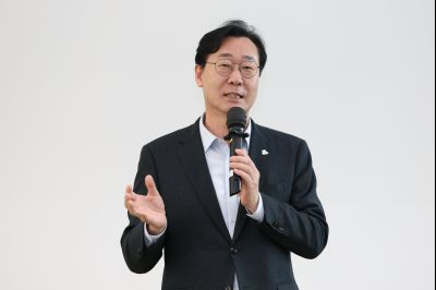 화성시의회 상반기 워크숍 격려방문 C1KS0415_resize.JPG