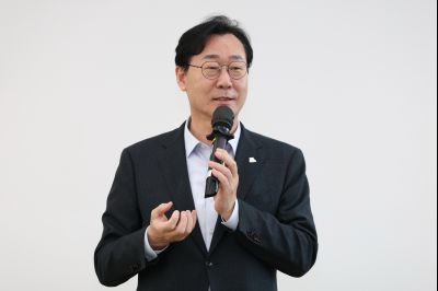 화성시의회 상반기 워크숍 격려방문 C1KS0425_resize.JPG