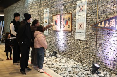 제107주년 3.1절 기념식 C1KS2528_resize.JPG