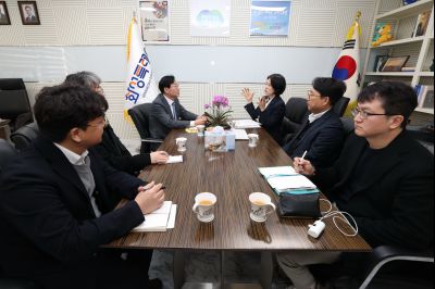 지방자치학회 부회장 위촉식 C1KS7492_resize.JPG