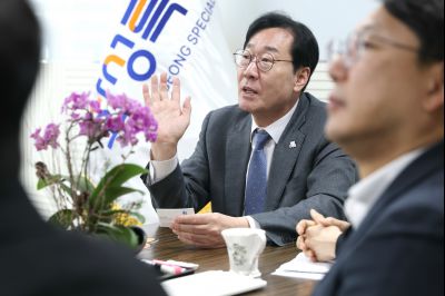 지방자치학회 부회장 위촉식 C1KS7514_resize.JPG