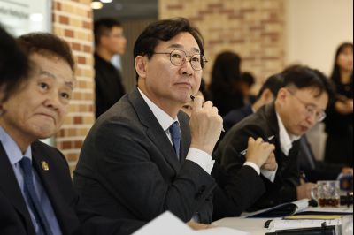 화성시 반도체산업발전협의회 발대식 20260312 화성시 반도체산업발전협의회 발대식_24_resize.jpg