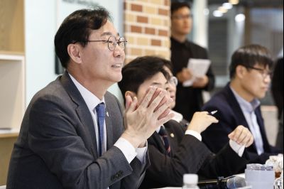 화성시 반도체산업발전협의회 발대식 20260312 화성시 반도체산업발전협의회 발대식_27_resize.jpg