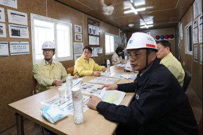 윤성진 제1 부시장 해빙기 대비 동탄2지구 민간 건축공사 현장 점검 C1KS9020_resize.JPG