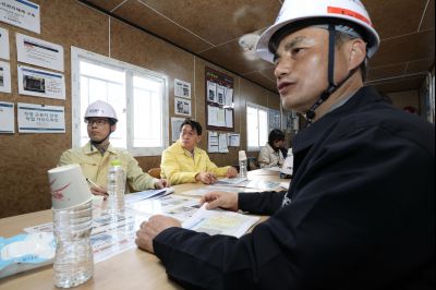 윤성진 제1 부시장 해빙기 대비 동탄2지구 민간 건축공사 현장 점검 C1KS9030_resize.JPG