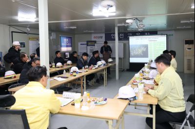 윤성진 제1 부시장 해빙기 대비 동탄2지구 민간 건축공사 현장 점검 C1KS9091_resize.JPG