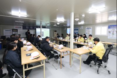 윤성진 제1 부시장 해빙기 대비 동탄2지구 민간 건축공사 현장 점검 C1KS9092_resize.JPG