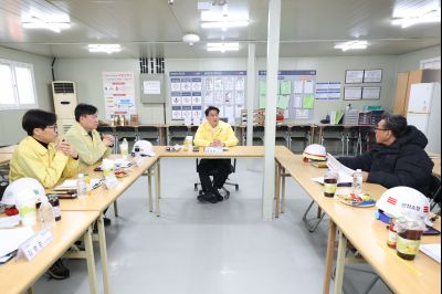 윤성진 제1 부시장 해빙기 대비 동탄2지구 민간 건축공사 현장 점검 C1KS9122_resize.JPG