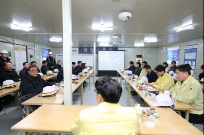 윤성진 제1 부시장 해빙기 대비 동탄2지구 민간 건축공사 현장 점검 C1KS9134_resize.JPG