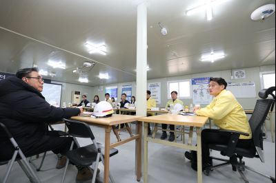 윤성진 제1 부시장 해빙기 대비 동탄2지구 민간 건축공사 현장 점검 C1KS9143_resize.JPG