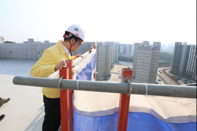 윤성진 제1 부시장 해빙기 대비 동탄2지구 민간 건축공사 현장 점검 C1KS9238_resize.JPG