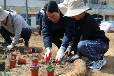 화성특별정원 조성 기념 식새행사 20260321 화성특별정원 조성 기념 식재행사_29_resize.jpg