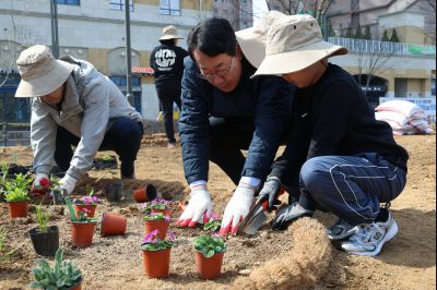 화성특별정원 조성 기념 식새행사 20260321 화성특별정원 조성 기념 식재행사_30_resize.jpg