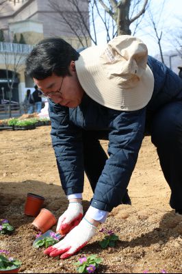 화성특별정원 조성 기념 식새행사 20260321 화성특별정원 조성 기념 식재행사_33_resize.jpg