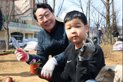 화성특별정원 조성 기념 식새행사 20260321 화성특별정원 조성 기념 식재행사_34_resize.jpg