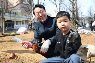 화성특별정원 조성 기념 식새행사 20260321 화성특별정원 조성 기념 식재행사_35_resize.jpg