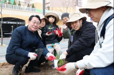 화성특별정원 조성 기념 식새행사 20260321 화성특별정원 조성 기념 식재행사_40_resize.jpg