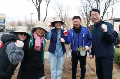 화성특별정원 조성 기념 식새행사 20260321 화성특별정원 조성 기념 식재행사_41_resize.jpg