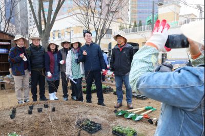 화성특별정원 조성 기념 식새행사 20260321 화성특별정원 조성 기념 식재행사_42_resize.jpg