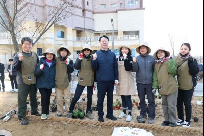 화성특별정원 조성 기념 식새행사 20260321 화성특별정원 조성 기념 식재행사_43_resize.jpg