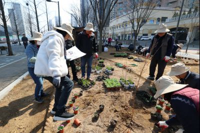 화성특별정원 조성 기념 식새행사 20260321 화성특별정원 조성 기념 식재행사_48_resize.jpg