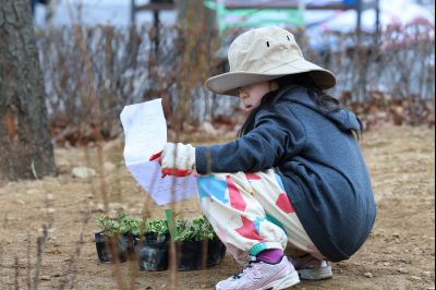 화성특별정원 조성 기념 식새행사 20260321 화성특별정원 조성 기념 식재행사_49_resize.jpg