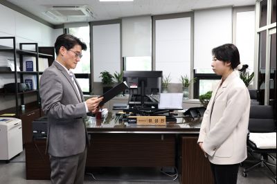 신규공직자 임용장 교부 0D0A5503_resize.jpg