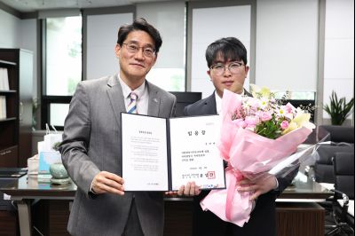 신규공직자 임용장 교부 0D0A5543_resize.jpg