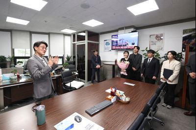 신규공직자 임용장 교부 0D0A5598_resize.jpg