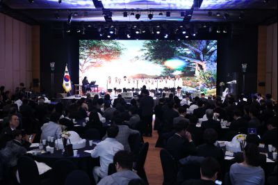 제2회 화성특례시 기업인의 날 기념식 C1KS3128_resize.JPG