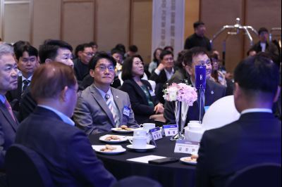 제2회 화성특례시 기업인의 날 기념식 C1KS3166_resize.JPG