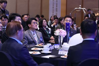 제2회 화성특례시 기업인의 날 기념식 C1KS3167_resize.JPG