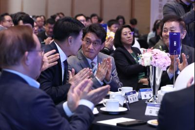 제2회 화성특례시 기업인의 날 기념식 C1KS3171_resize.JPG