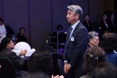 제2회 화성특례시 기업인의 날 기념식 C1KS3189_resize.JPG