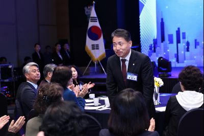 제2회 화성특례시 기업인의 날 기념식 C1KS3192_resize.JPG