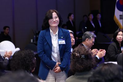 제2회 화성특례시 기업인의 날 기념식 C1KS3204_resize.JPG