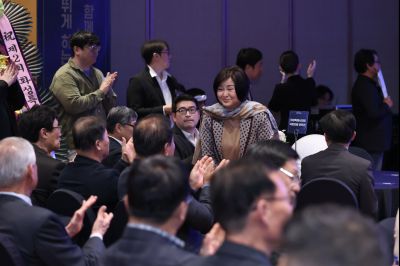 제2회 화성특례시 기업인의 날 기념식 C1KS3230_resize.JPG