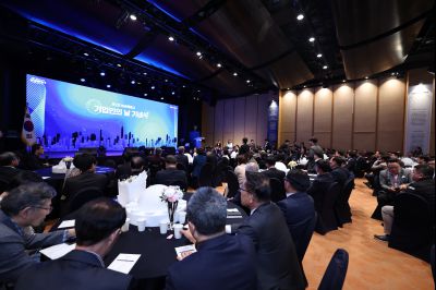 제2회 화성특례시 기업인의 날 기념식 C1KS3232_resize.JPG