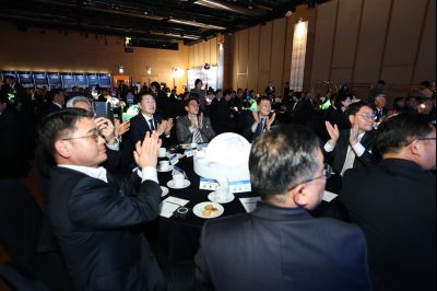 제2회 화성특례시 기업인의 날 기념식 C1KS4084_resize.JPG