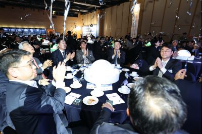 제2회 화성특례시 기업인의 날 기념식 C1KS4088_resize.JPG